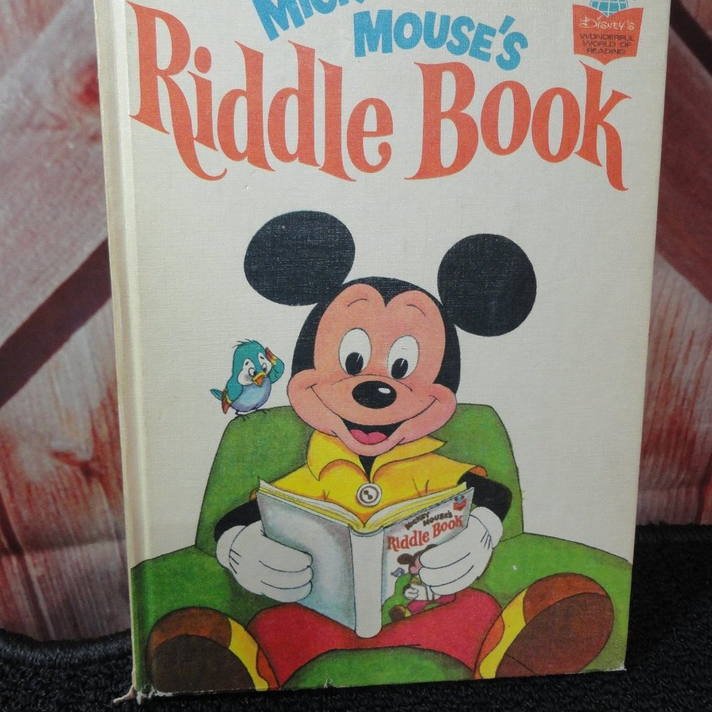 Disney Mickey Mouse's Riddle Book 1973 hard cover illustrated Cute funny read